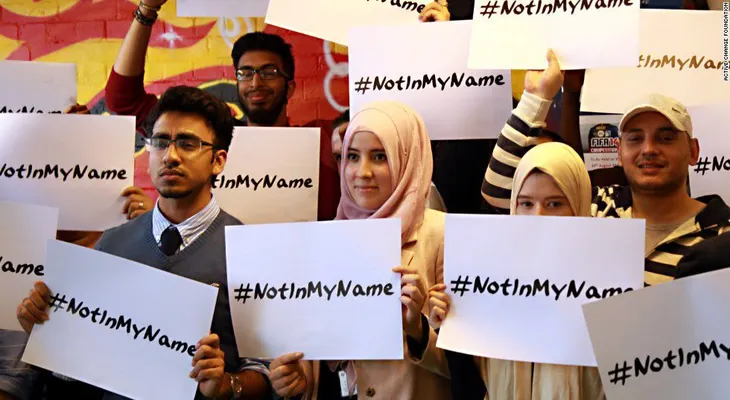 Musulmanes se unen a la campaña NotInMyName para condenar los ataques en París