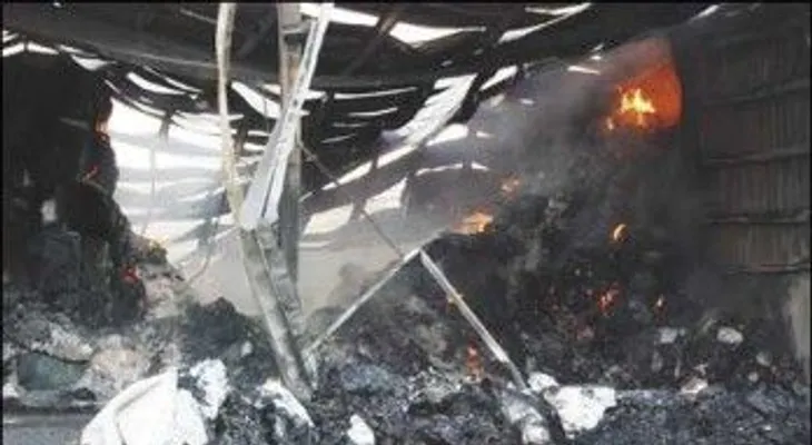 Fuego destruye diez viviendas en barrio de Santiago