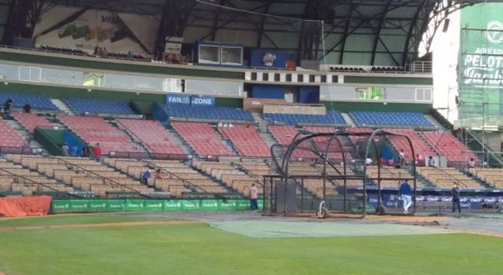 Apresuran trabajos en el Estadio Quisqueya, a pocas horas inicio Torneo