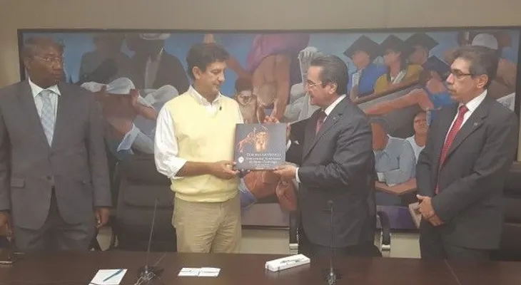 Rector UASD recibe a presidente de Acero Estrella; tratan laboratorios tecnológicos