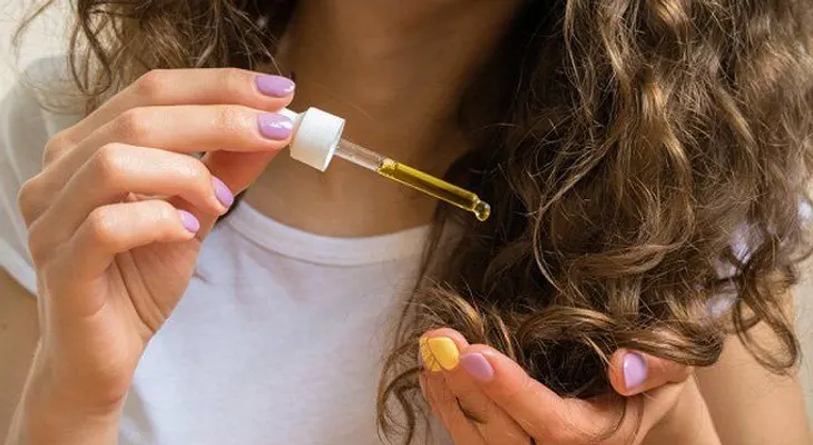Cómo eliminar la orzuela del pelo sin perder tu largo