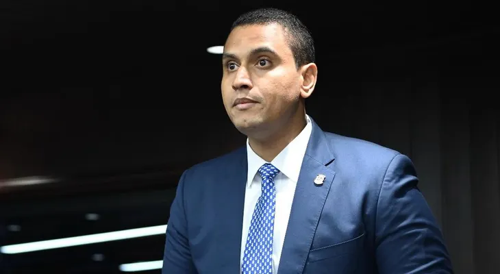 Diputado Stalin Vásquez somete proyecto cambiaría nombre del MIP