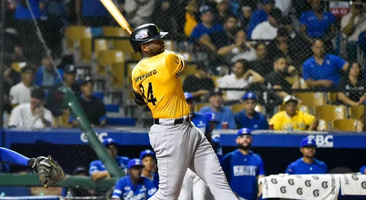 Águilas vencen a Leones y llegan a 25 victorias