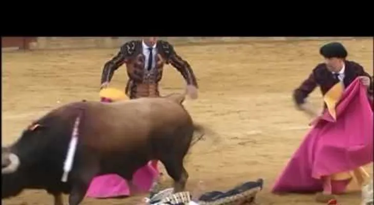 Un torero peruano sufre una grave cogida durante una feria en España (VIDEO 18+)