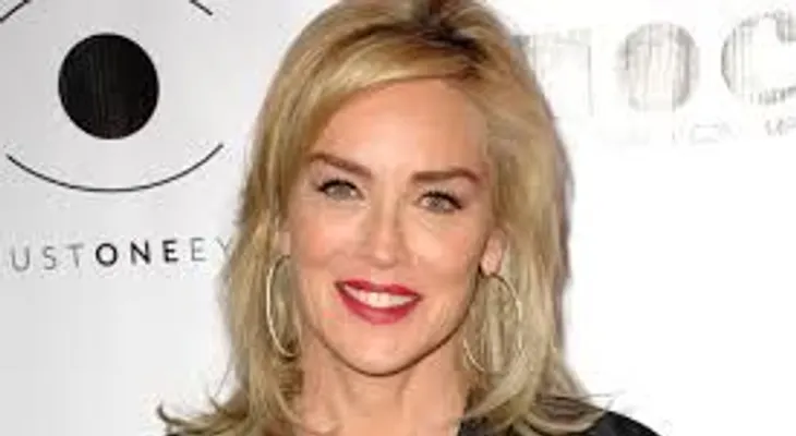 Sharon Stone visita a la Expo de Milán y da su apoyo a "Save the Children