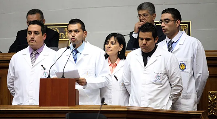 "Enfermarse en Venezuela es sinónimo de muerte": médicos venezolanos piden tregua a Maduro
