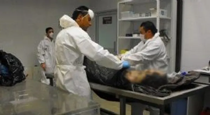 Un médico devuelve la vida a los muertos