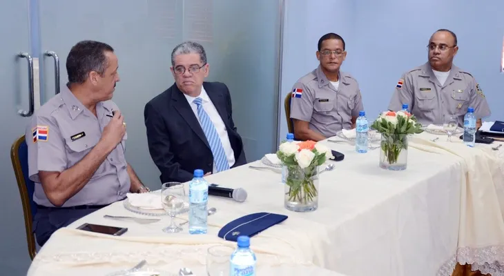 Ministro de Interior y Policía plantea modernizar y profesionalizar la institución