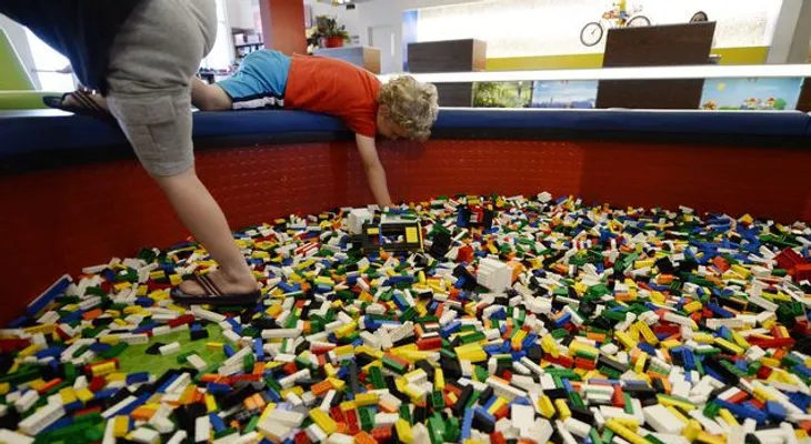 Una mujer se roba 800 juegos de Lego 