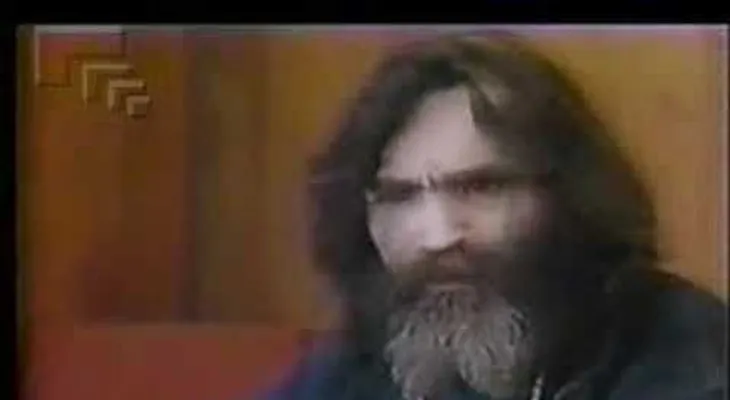 Asesino Charles Manson, fanático de Hitler; usaba el sexo para controlar a la Familia y era un racista empedernido 
