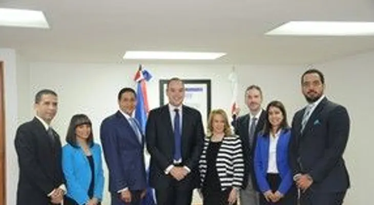 Autoridades MIC visitan directivos Comisión de Defensa Comercial