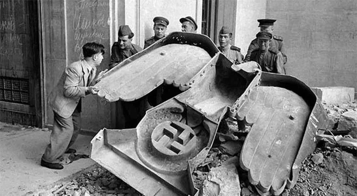 Inéditas imágenes de un siniestro búnker de Hitler en Francia
