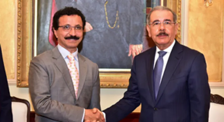 Danilo Medina, quien no puede aspirar en el 2020, recibe al sultán de Dubai, quien tiene inversiones en RD