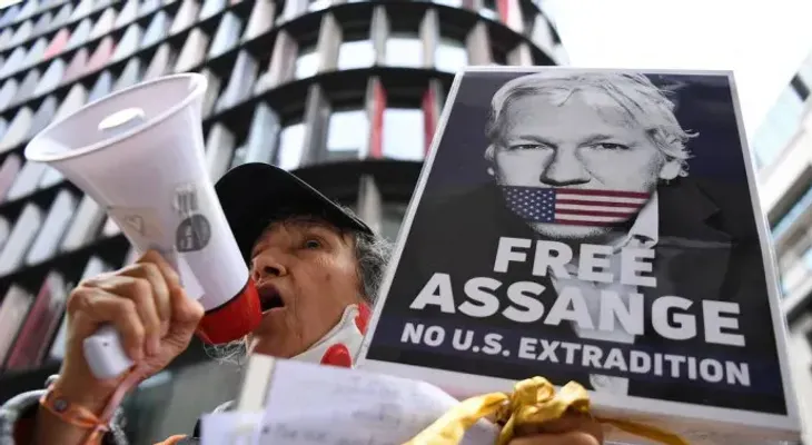La defensa de Assange, en "profundo desacuerdo", agotará todos los recursos