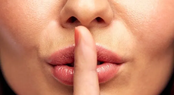 9 frases comunes que las personas inteligentes nunca dicen en público