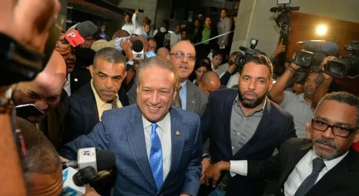 Reinaldo se niega hablar con la prensa, acude a la Procuraduría por caso Odebrecht