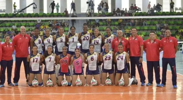 Equipos femeninos de voleibol y balonmano dominicanos ganan oro 