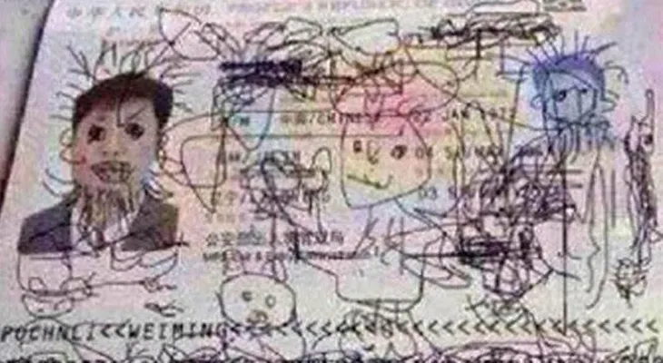 Quedó atrapado en Corea del Sur porque su hijo dibujó en su pasaporte 