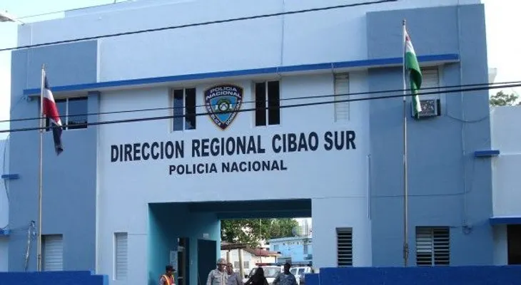 Raso de la Policía se suicida frente a casa de su novia