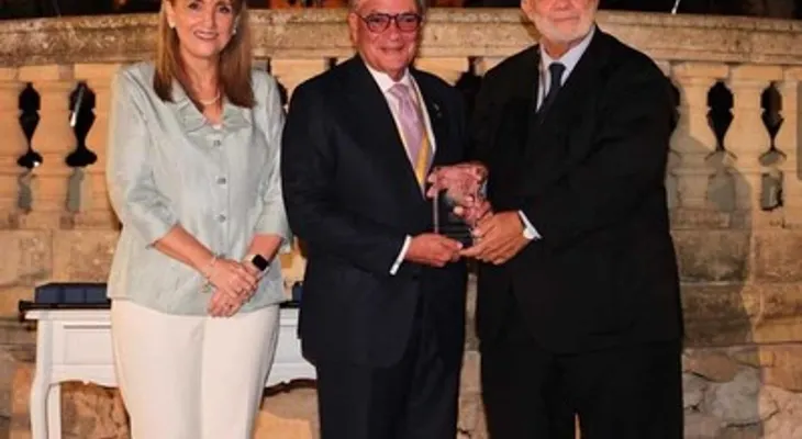 Frank Rainieri recibe el WTTC Icon Award por su trayectoria en el turismo dominicano