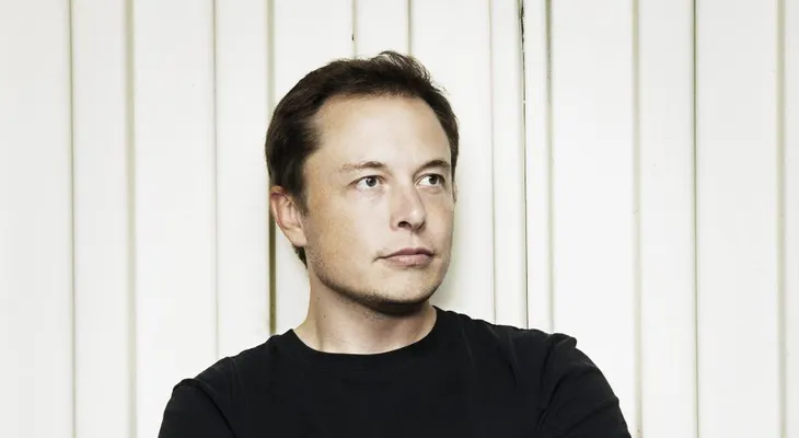 Elon Musk quiere crear un robot que haga tus tareas domésticas