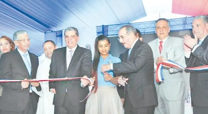 Presidente inaugura liceo de 27 aulas