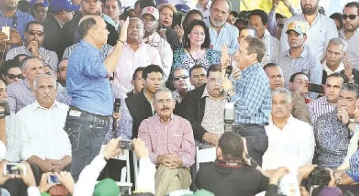 Medina encabeza proclamación de candidatura de Canaán Rojas