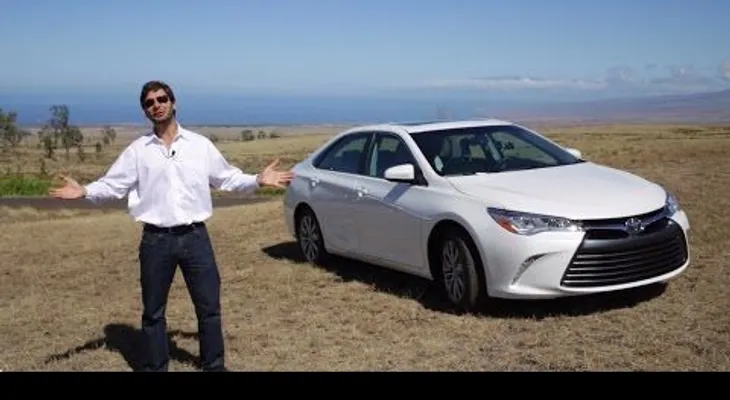 Toyota Camry 2015 prueba en Español (VIDEO)