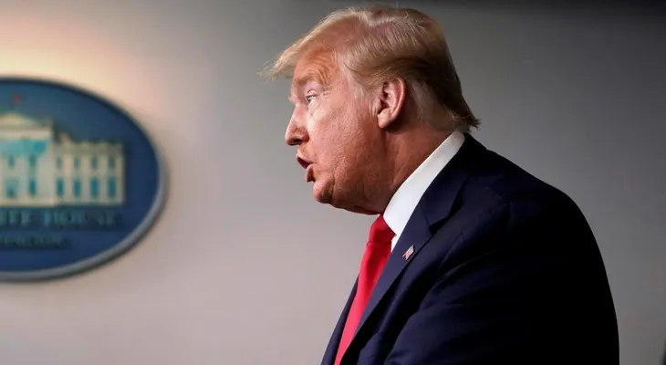 Trump autoriza a las iglesias a reabrir sus puertas "ahora mismo"