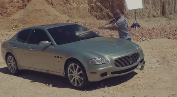 Video: René Pérez del grupo Calle 13 destruye su Maserati 