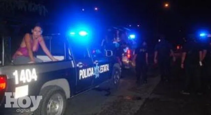Cierran bares en Bonao por presencia menores, armas y presuntas drogas.