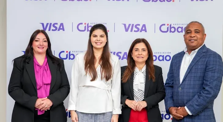 Asociación Cibao y Visa premian ganadores de promoción a Madrid