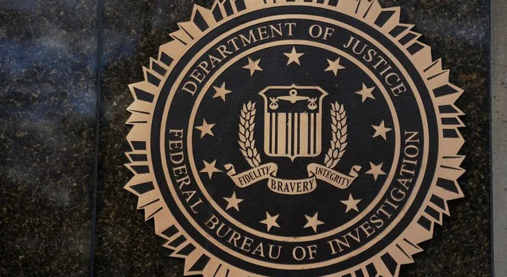 Departamento de Justicia de EE.UU. acusa a dos exagentes del FBI por mentir al Congreso en pesquisa sobre los Biden