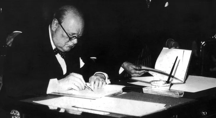El increíble ensayo de Winston Churchill sobre la vida extraterrestre que sorprende a los científicos