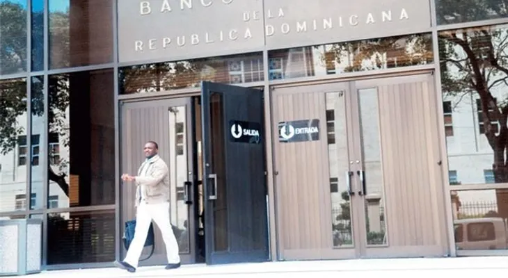 Resaltan estabilidad tasa del dólar tras atinadas medidas del Banco Central