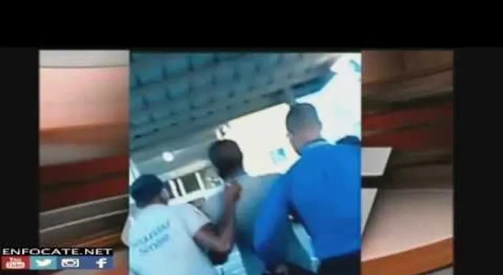 ´´Le echan el guante´´ a ladrón en la Sirena del Embrujo, en Santiago (VIDEO)