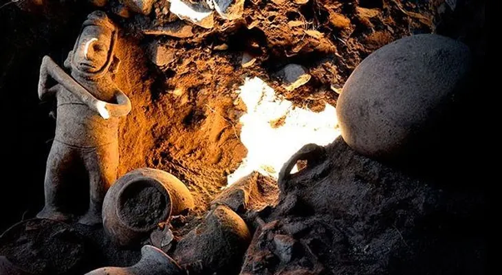 México: Hallan en una tumba una escultura de un chamán de 1.500 años de antigüedad