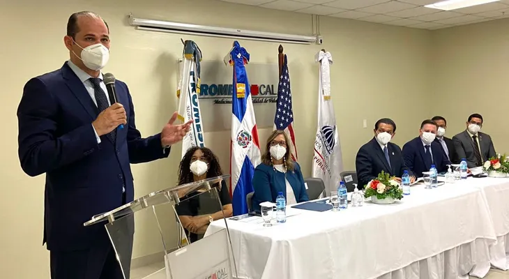 Estado ahorrará más de RD$14 millones con traspaso a Promese/Cal de control, almacenamiento y logística de medicamentos para VIH