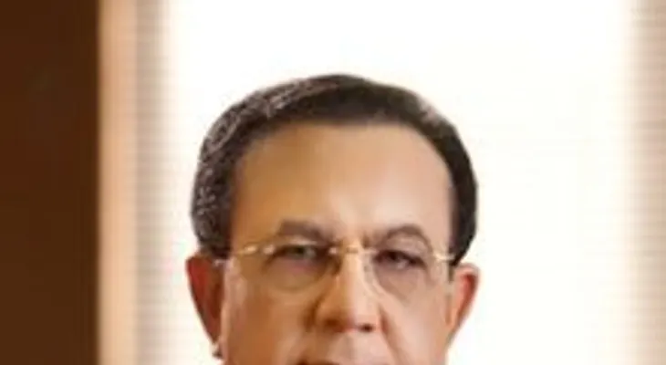 Valdez Albizu recibe parabienes FMI por su confirmación en el BCRD