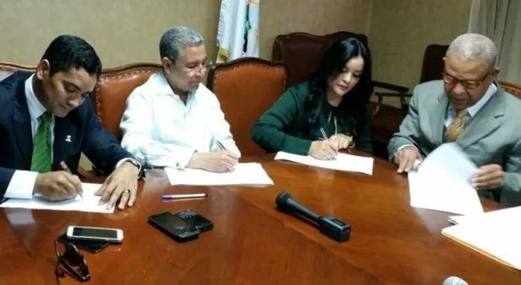 Firman acuerdo para asegurar dinero prestado a productores en visitas sorpresas