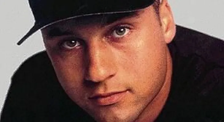 Jeter firma por US$12 millones con los Yankees