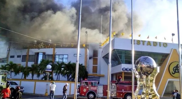 Fuego afecta el estadio Cibao