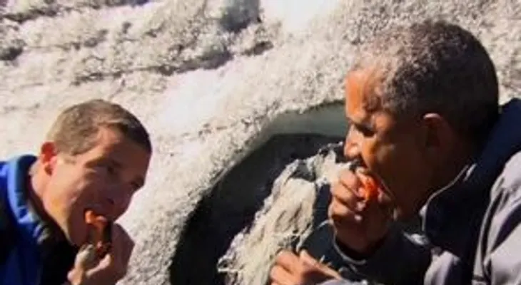 Obama devora la cena de un oso en Alaska