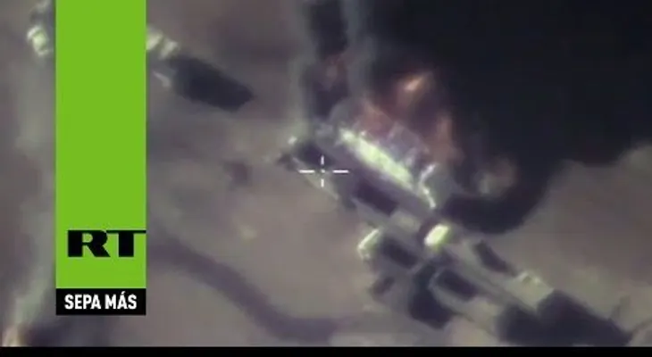 Atasco de camiones de contrabando: Rusia destruye petróleo de los terroristas en Siria (VIDEO)
