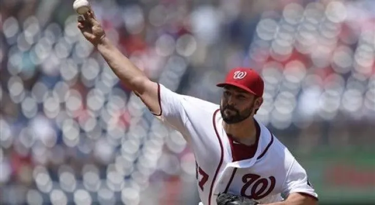 Roark lanza siete en blanco en triunfo de Nacionales ante Filis