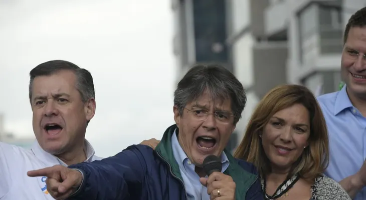 Tensión en Ecuador: a 5 días de las elecciones fue agredido el candidato presidencial Guillermo Lasso