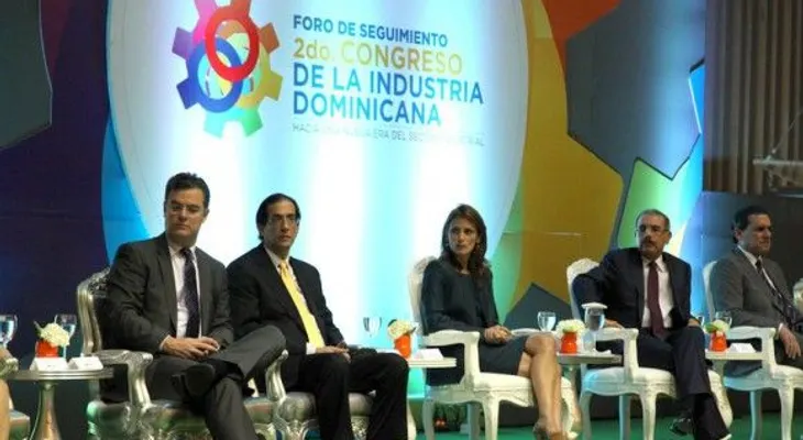 Danilo Medina promete banco para financiar exportaciones 