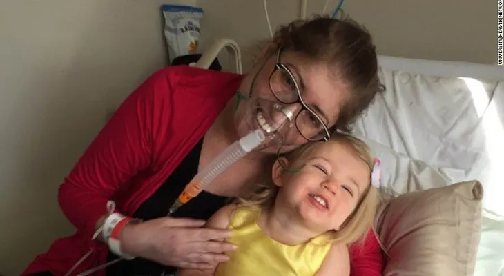 Vivió 6 días sin pulmones, a la espera de un trasplante