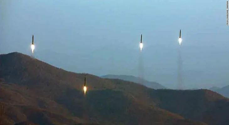 Lanzamiento de misiles de Corea del Norte fue práctica para atacar bases de EE.UU. en Japón, según medios estatales