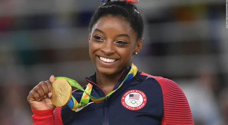 La imagen corporal, el mayor desafío de Simone Biles, la mejor gimnasta del mundo